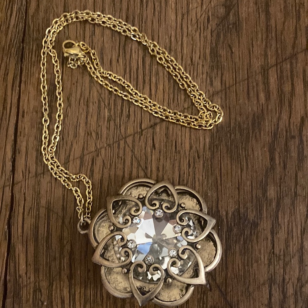 Gorgeous Large Faceted Rhinestone Pendant Necklace NWOT